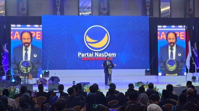 Elite NasDem 'Pepet' Ganjar Pranowo, Sinyal Surya Paloh Bakal Ditinggal Kader Lagi?