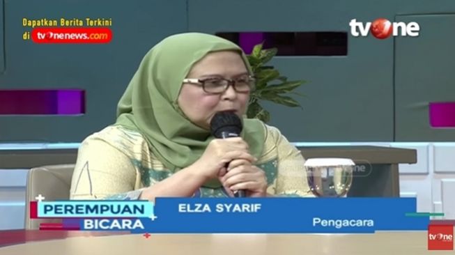 Bukan Main! Elza Syarif Sebut Ada Saksi Kasus Sambo Diduga Pakai Handsfree dan Didikte Saat Bersaksi