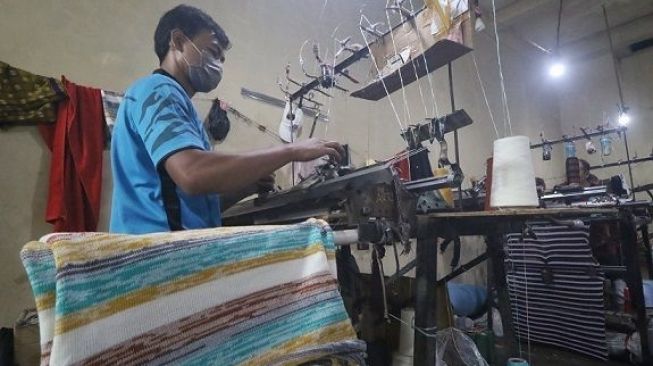 Babak Belur Digempur Barang Impor dan Pandemi, Industri Tekstil di Majalaya Rumahkan Pekerja