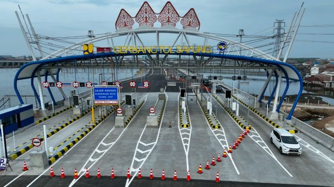 Suasana akses Tol Semarang-Demak dibuka untuk mengurai kemacetan di jalur Pantura. [Dok Pemprov Jateng]