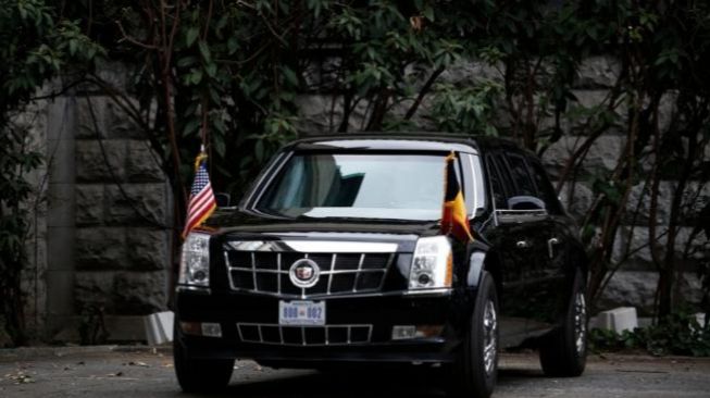 Penampilan The Beast saat mengawal Presiden Amerika Serikat di Brussel, Belgia untuk menghadiri Konferensi NATO, Juli 2018 [Shutterstock].