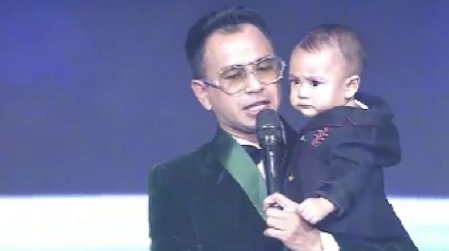 Raih Penghargaan 'Gorgeous Baby' Cipung Buat Heboh Panggung SCTV Award 2022