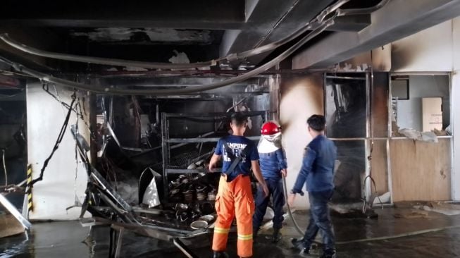 Gudang Penyimpanan di Lampung City Mall Kebakaran