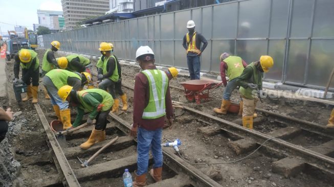 Ratusan Kuda Mati Sampai Diskriminasi Orang Eropa, Begini Sejarah Rel Trem yang Ditemukan saat Konstruksi MRT Jakarta