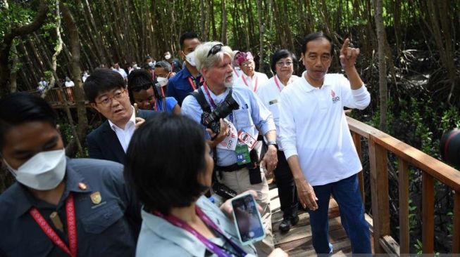 Momen Kocak Menteri PUPR Basuki Hadimuljono Mendadak Jadi Juru Foto Jokowi Di KTT G20