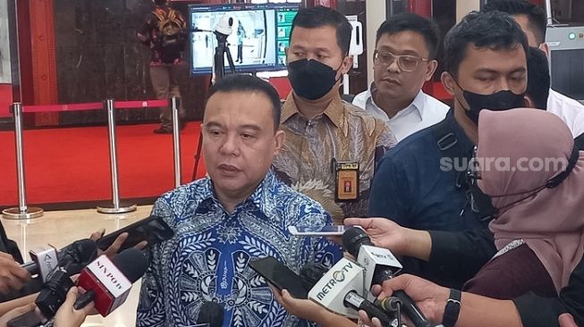  Ketua Harian DPP Partai Gerindra, Sufmi Dasco Ahmad saat ditemui di DPR. (Suara.com/Bagaskara)