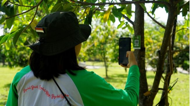 Edukasi Keanekaragaman Hayati, Pertamina dan DLH Pasang QR Code Tanaman Kebun Raya Indrokilo Boyolali