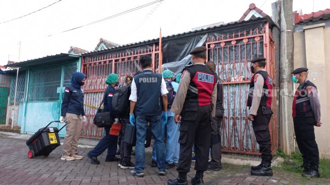 Polisi Temukan Klenting di Rumah Sekeluarga yang Meninggal Dunia di Kalideres