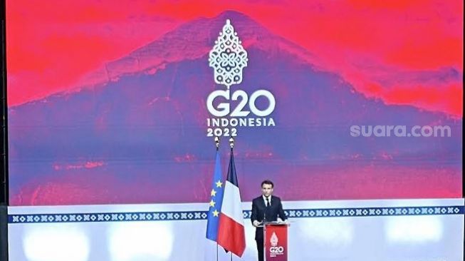 Presiden Prancis Emmanuel Macron saat konferensi pers di BICC, Nusa Dua, Bali, Kamis (16/11/2022) [Suara.com/Eviera Paramita Sandi] 