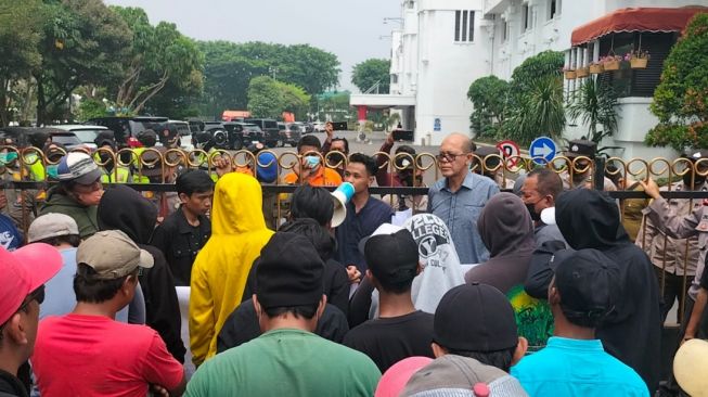 Wawali Kota Surabaya Armuji Didemo Gara-gara Video Sidak untuk Konten TikTok