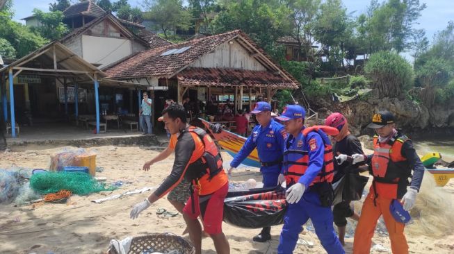 Santri Sukoharjo yang Tenggelam di Pantai Seruni Ditemukan Tewas, Begini Kondisinya