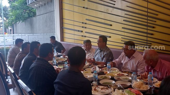 Anies Baswedan Makan Siang Bareng Tim Kecil, Hadir Pimpinan PKS, NasDem dan Demokrat