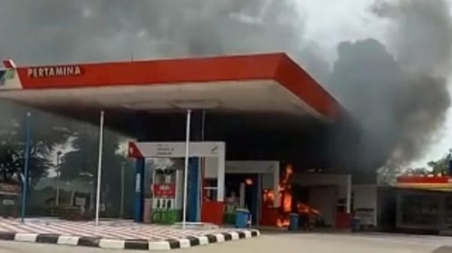 SPBU Tenjo Bogor Kebakaran, Api Berkobar dan Kepulan Asap Membumbung Tinggi