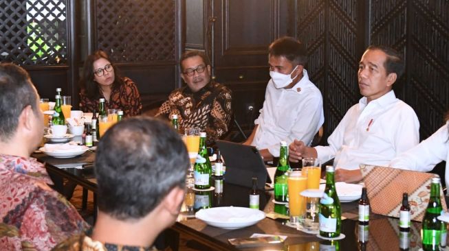 Bukan Karena Rara si Pawang Hujan, Jokowi Ungkap Kerja Keras BMKG Amankan Cuaca Saat Gala Dinner G20