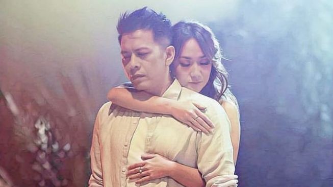 Ada Gelagat Berbeda, Ariel NOAH Dicurigai Mulai Jaga Jarak dengan BCL di X Factor