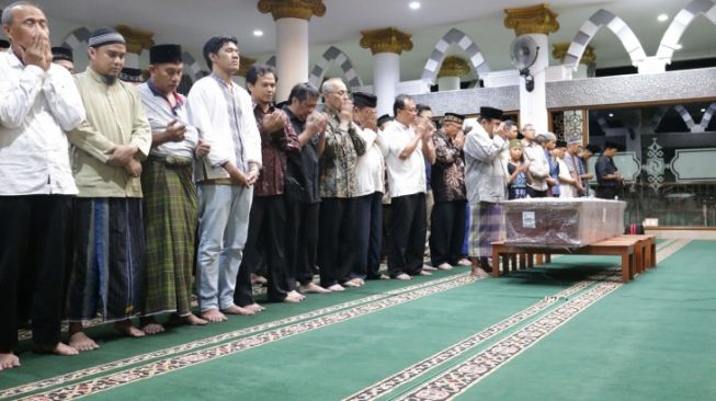 Fakta-fakta Ayah Erina Gudono: Kelahiran Semarang Hingga Guru Besar Di UGM