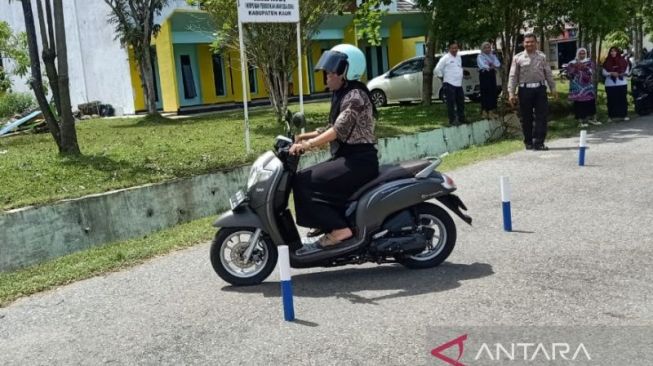 Masyarakat Kabupaten Kaur yang Ajukan Permohonan SIM Dapatkan Pelatihan Ujian Gratis dari Polres