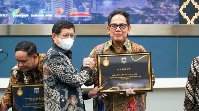 Kelola Kearsipan untuk Mempermudah Akses, Bank DKI Diganjar Penghargaan dari Pemprov