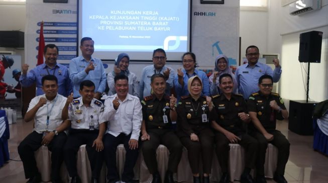 Kunjungi Pelabuhan Teluk Bayur, Kejati Sumbar Bilang Begini