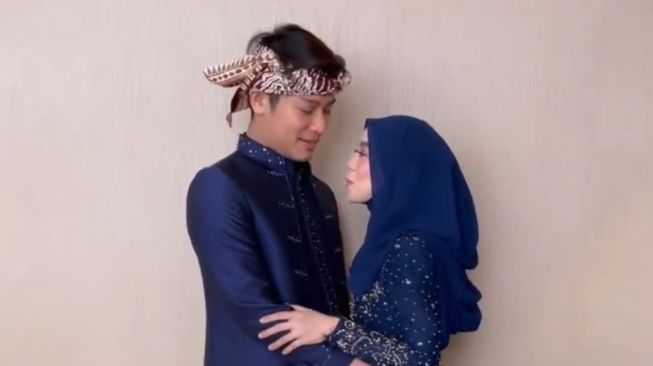 Lesti Kejora dan Rizky Billar Pose Romantis (IG: @guginugraha)