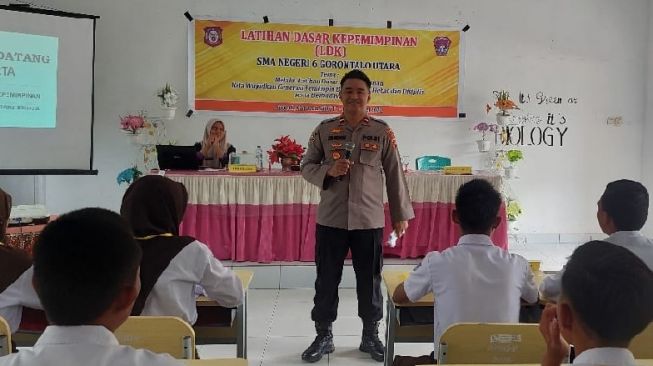 IPDA Juneidy, Sosok Polisi yang Jadi Pemateri LDK di SMA N 6 Anggrek