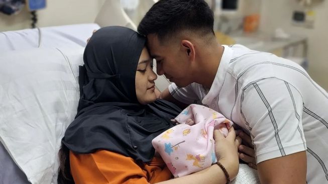 Istri Ridho DA Lahiran Normal atau SC? Ternyata Rogoh Kocek Segini