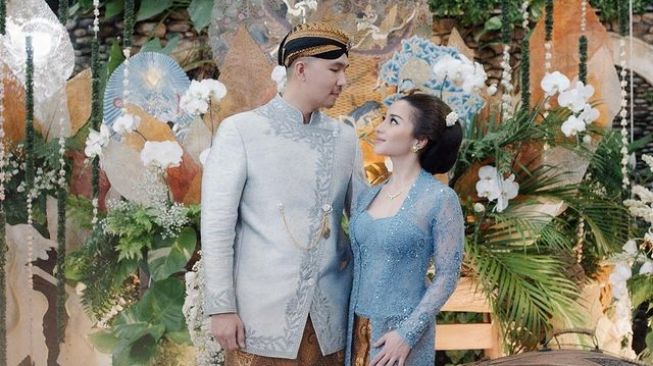 Momen Tedak Siten Baby Izz Anak Nikita Willy (Instagram/@Instagram/@thepotomoto)