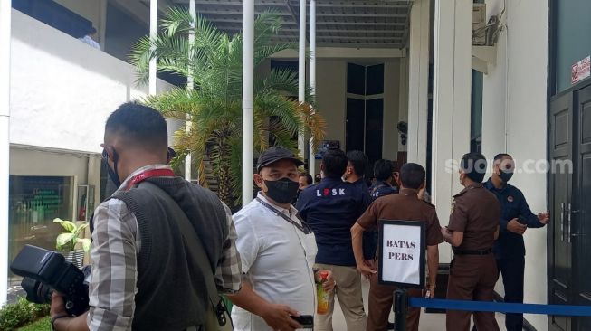 Bikin Orang-orang Panik Berhamburan ke Luar, Sidang Kasus Brigadir J Sempat Disetop Gegara Gempa