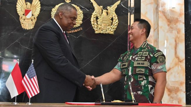 Menteri Pertahanan Amerika Serikat Lloyd J. Austin III dan Panglima TNI Jenderal Andika Perkasa [Kedubes AS]