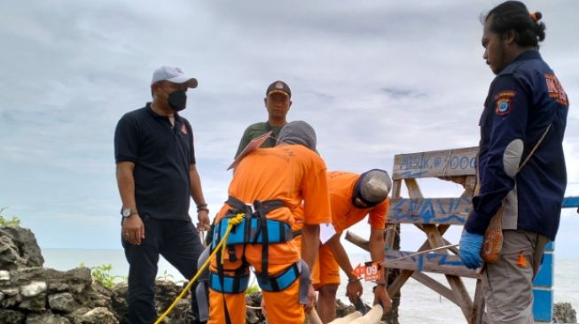 Rekonstruksi Pembunuhan Perempuan Hamil di Pantai Ngrawe Berlangsung 5 Jam: Pelaku Kerap Ubah Keterangan