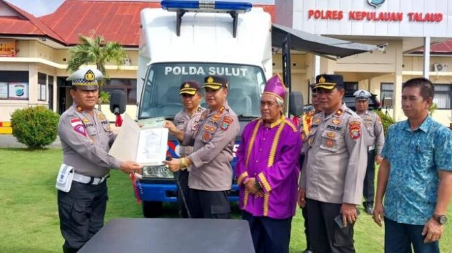 Kabar Gembira, Mobil SIM Keliling Hadir Bagi Warga Talaud