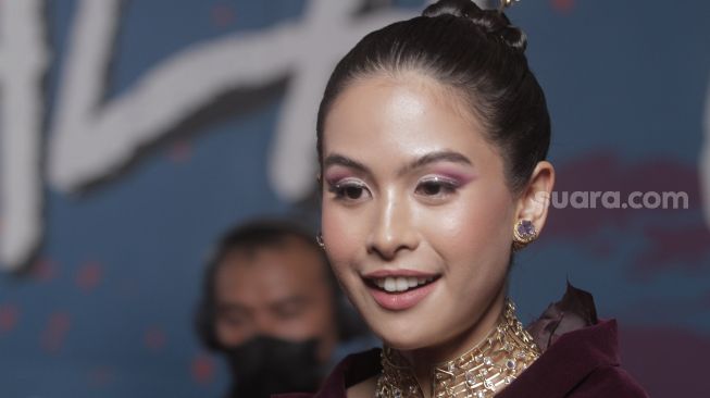 Maudy Ayunda saat menghadiri Festival Film Indonesia 2022 di Jakarta, Selasa (22/11). [Suara.com/Oke Atmaja]