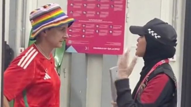 Fans Wales Dipaksa Lepas Topi Pelangi saat Masuk Stadion Piala Dunia 2022 Qatar, Dicurigai Kampanye LGBT