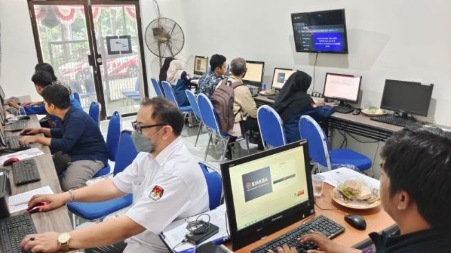 Para Pendaftar PPK Surabaya Diminta Aktif Pantau Email dan SIAKBA Biar Update