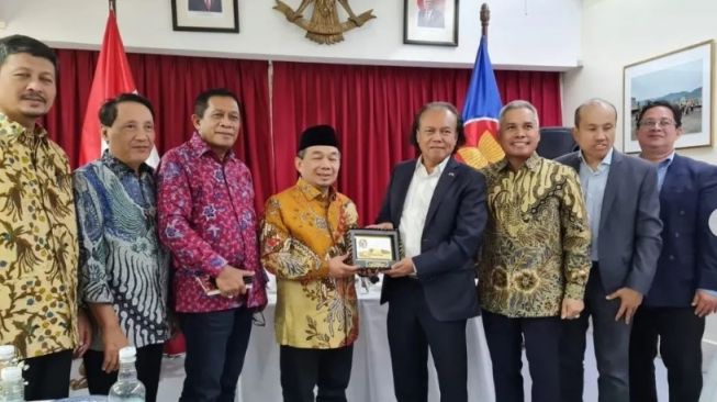 GKSB DPR RI dan Parlemen Chile Mengadakan Courtesy Call dengan Duta Besar RI untuk Republik Chile