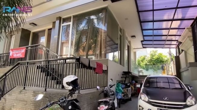 Rumah mendiang Olga Syahputra (YouTube/Rans Entertainment)