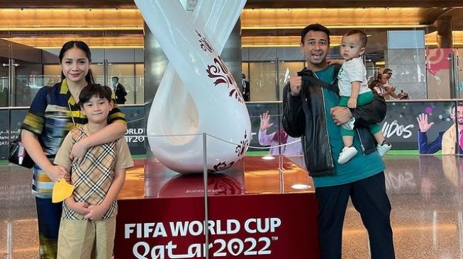 Nonton Langsung Bellingham Bobol Gawang Iran, Ekspresi Wajah Senang Rafathar Jadi Sorotan