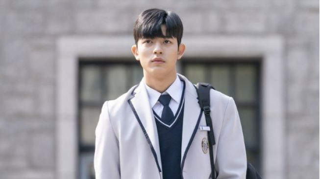 Ada si Ganteng Park Solomon, Ini Alasan Wajib Nonton 'Revenge of Others' yang Penuh Plot Twist!