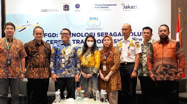 Diskusi, pameran atau showcase "Teknologi Sebagai Solusi Cerdas Transportasi" bersama PT Teknologi Karya Digital Nusa (PT TKDN) bekerja sama dengan Dewan Transportasi Kota Jakarta (DTKJ) [PT TKDN].