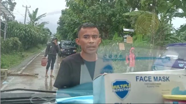Stop Mobil Bantuan Gempa Cianjur, 3 Pria Ini Minta Maaf
