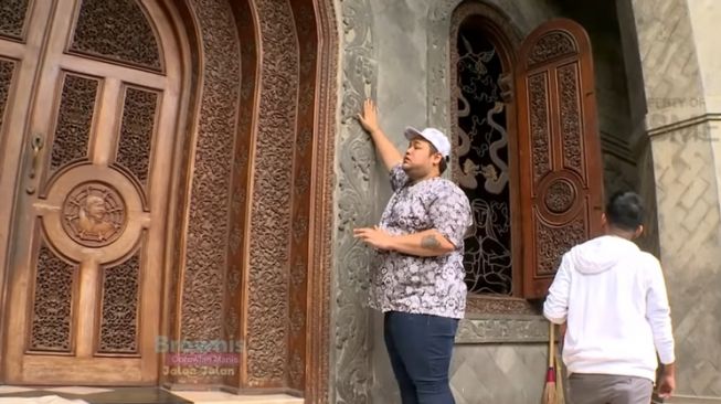 Potret Istana Wong Sintinx Rumah Ki Joko Bodo (YouTube TRANS TV Official)