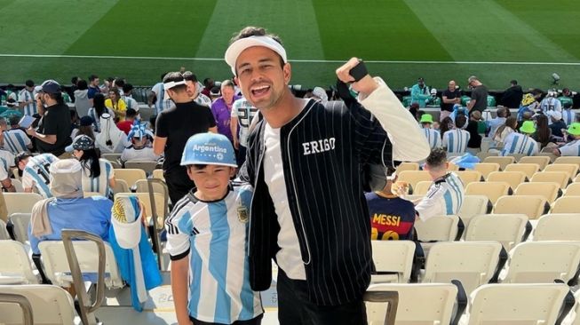 Momen Rafathar nonton Lionel Messi di Piala Dunia 2022 (Instagram/@raffinagita1717)