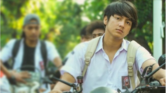 Fakta Sandy Pradana, Aktor Muda yang Curi Perhatian Keisya Levronka di Jingga dan Senja 2