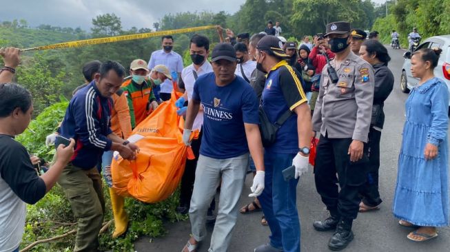 Diduga Dibunuh, Mayat Terbungkus Karpet di Mojokerto Pengurus IPNU Aktif Bernama Hasan