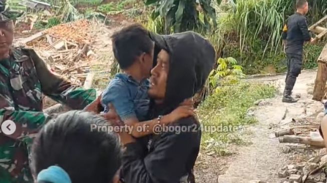 Tangkapan Layar Bocah Selamat di Reruntuhan Pasca gempa Cianjur [Instagram]