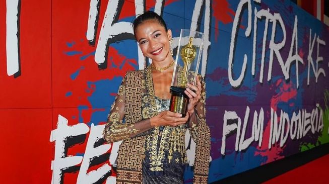 Potret Artis di Red Carpet FFI 2022 (Instagram/putrimarino)