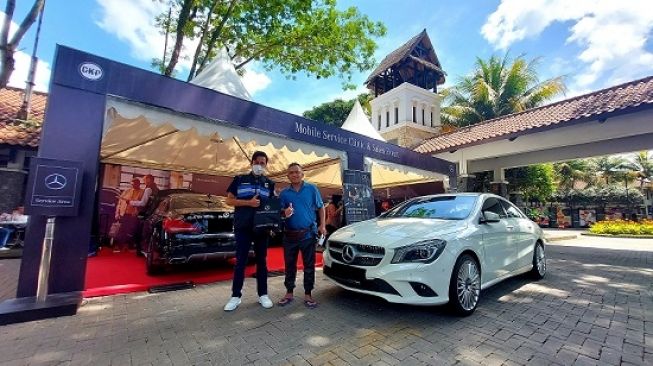 Mobile Service Clinic and Sales Event dari PT Mercedes-Benz Distribution Indonesia (MBDI) juga dilengkapi area display produk, test drive, program diskon sampai merchandise [PT MBDI].