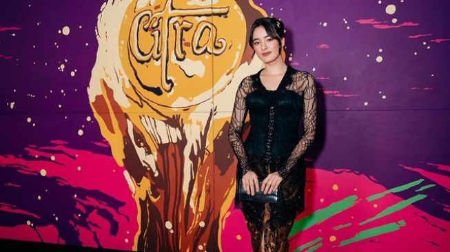 Potret Artis di Red Carpet FFI 2022 (Instagram/mawar_eva)