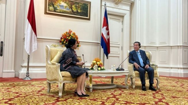 Ketua DPR RI, (H.C) Puan Maharani bertemu dengan Perdana Menteri Kamboja Hun Sen. (Dok: DPR)