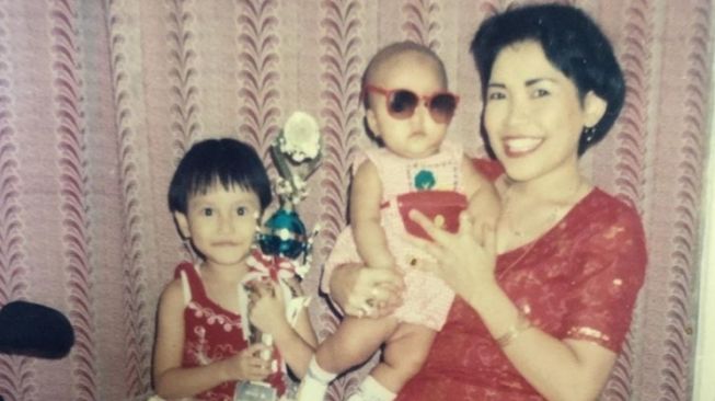 Foto Lawas Ayu Ting Ting dan Keluarga (instagram/@mom_ayting92_)